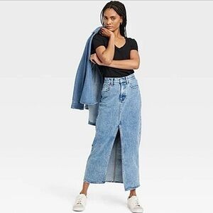 Universal Thread Women's Blue Denim Skirt